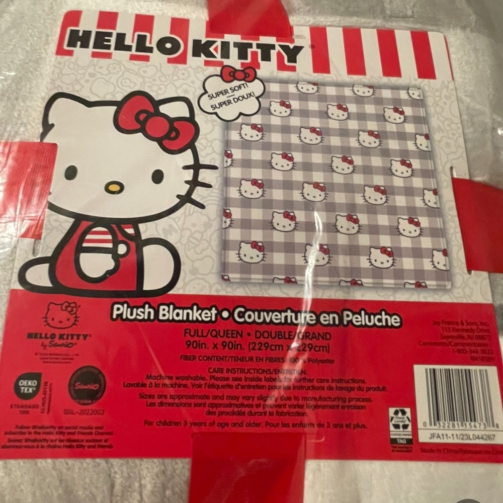 Hello Kitty Full/Queen Checkered Plush 90 x 90 Throw Blanket NWT